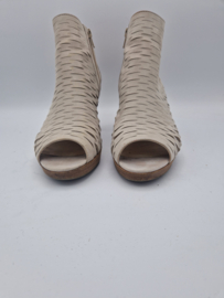 Paul Green peep toe laarsjes. Maat 7. Lichtgrijs/leer.