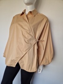 Ganni overslag blouse. Maat 44. Zand.