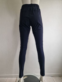 Studio Anneloes pantalon. Maat M. Donkerblauw/travelstof.