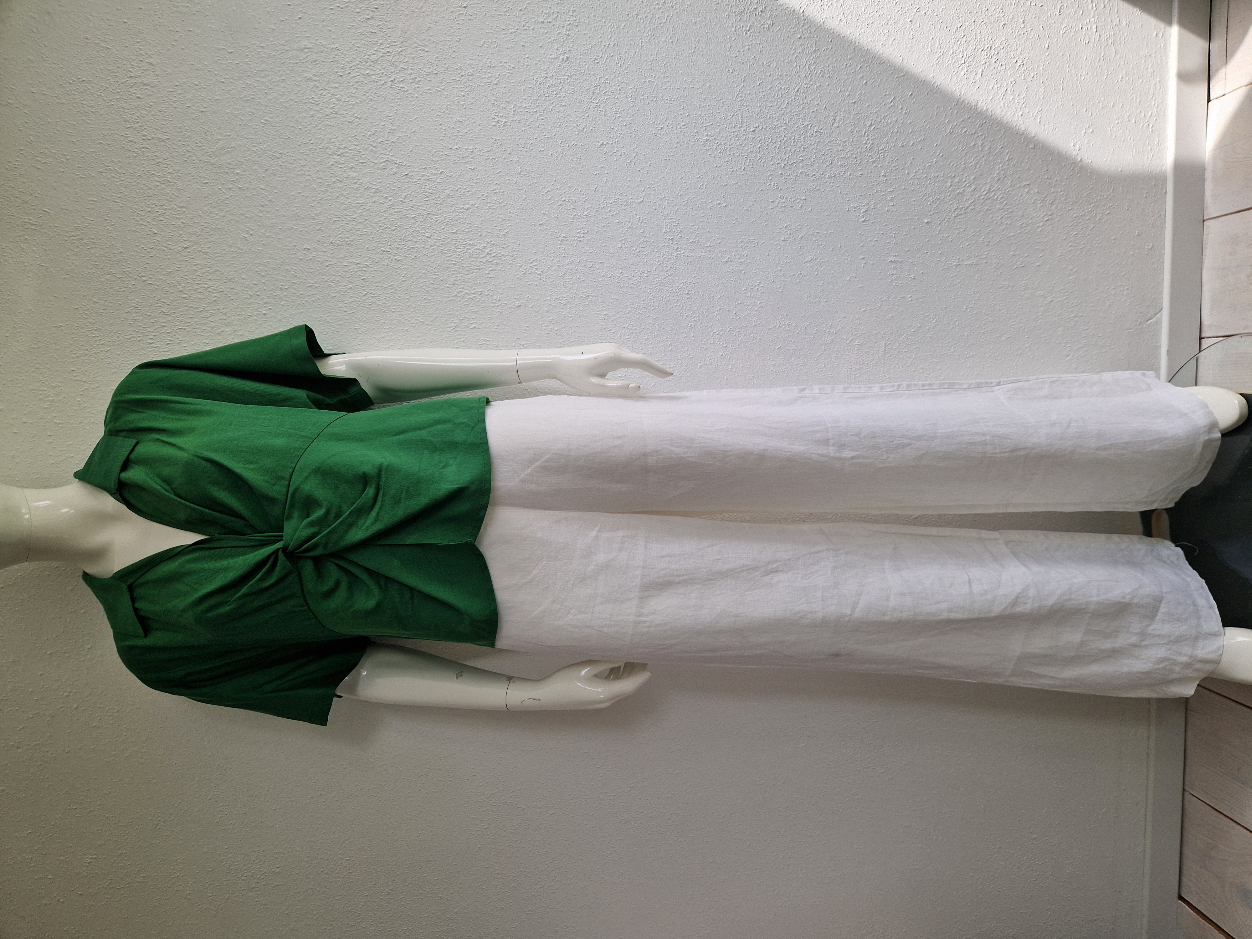 Caroline Biss blouse. Maat 40, Smaragdgroen.