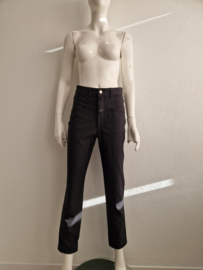 Closed pantalon Pedal Pusher. Maat 38/40, Zwart.