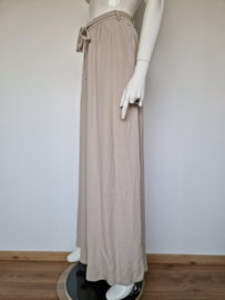 Vanilia Wide Leg Pant – Kit. Maat 40, Licht beige.