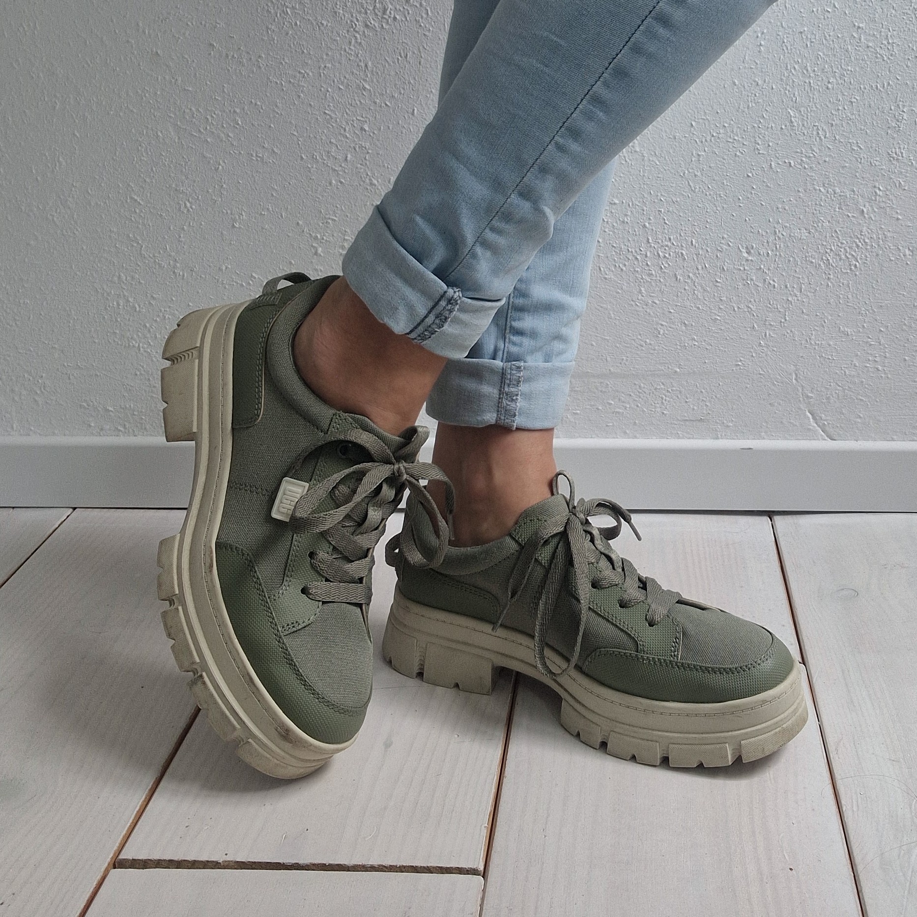 Ugg veterschoenen Ashton Hybrid. Maat 40. Legergroen