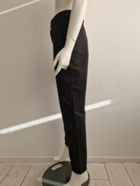 Closed pantalon Pedal Pusher. Maat 38/40, Zwart.