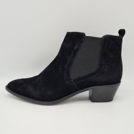 Bertie chelsea boots. Mt. 41. Zwart/suède.