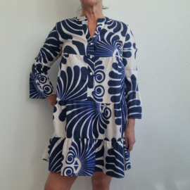 Cremekleurige jurk met blauwe print. Maat XL.