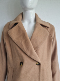 Esqualo double breased mantel. Maat 40, Camel.