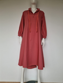 Aiayu jurk. Maat S/M. roze/koraal