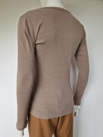 James Perse top met V-hals. Maat 1. Beige.