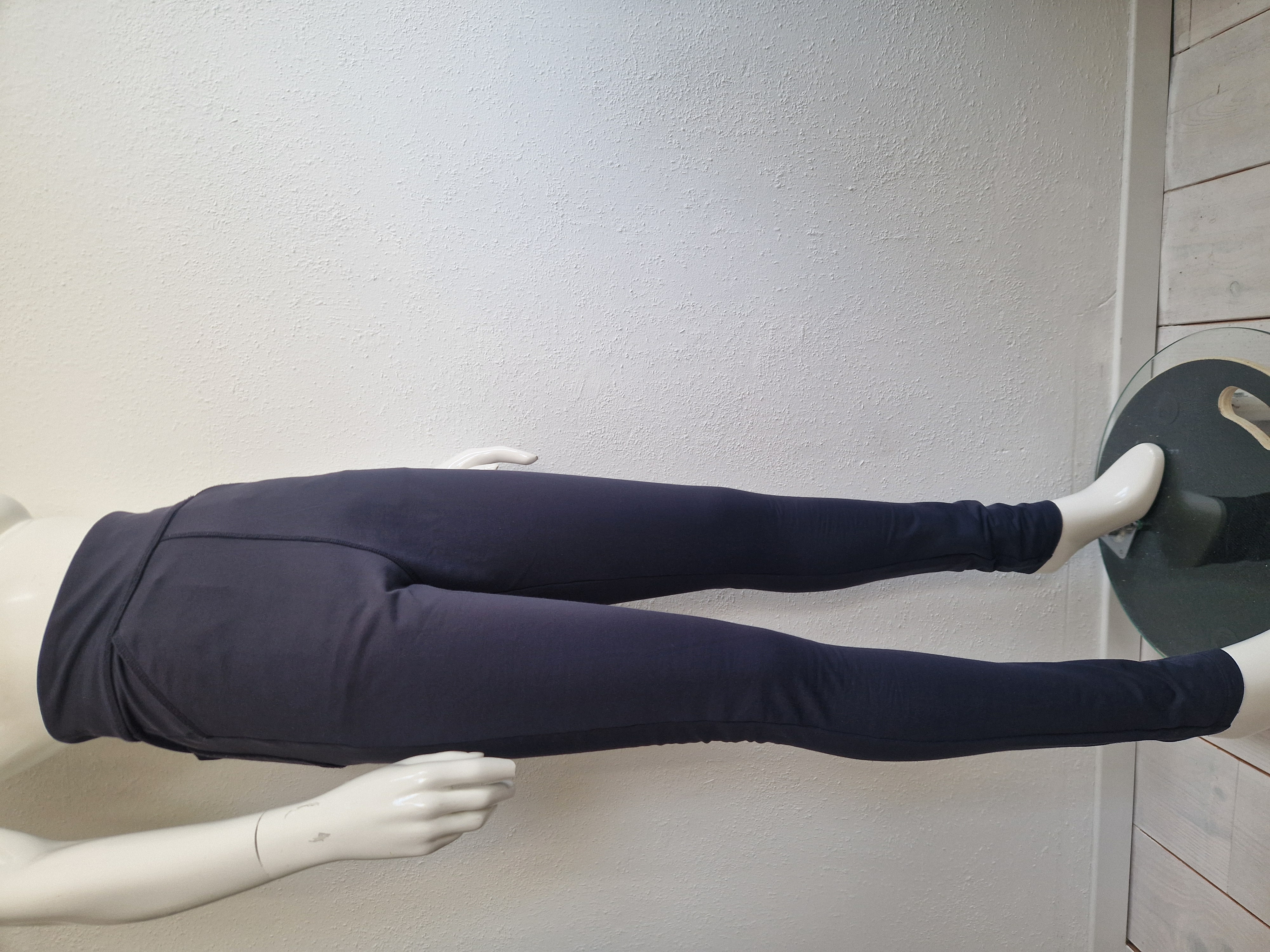 Trvl Drss pantalon. Maat M. Donkerblauw.