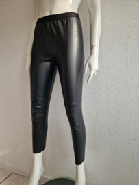 Marc Cain leatherlook legging. Maat 3, Zwart