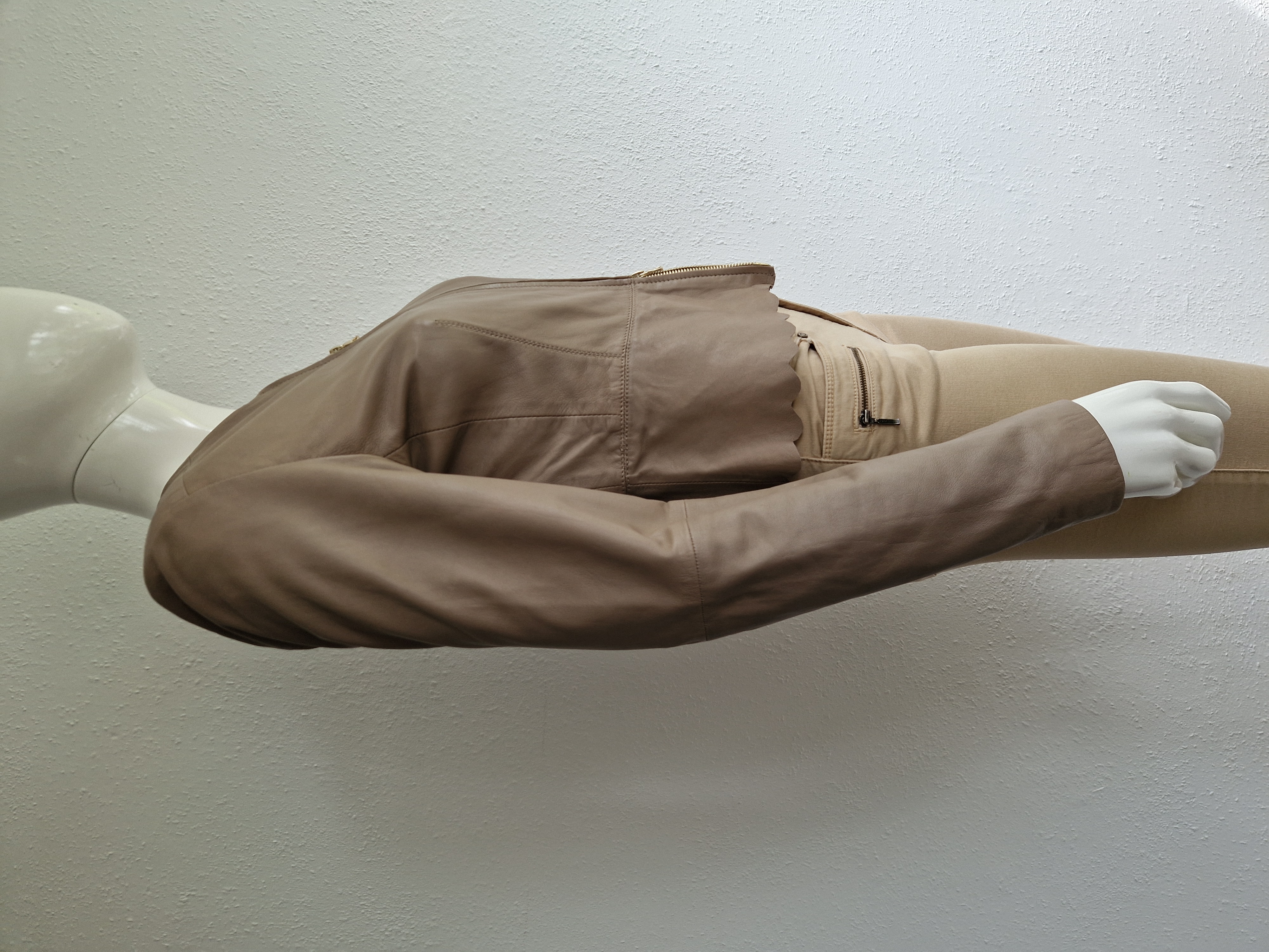 Ibana leren jasje met schulprand. Maat 36/38, Taupe.