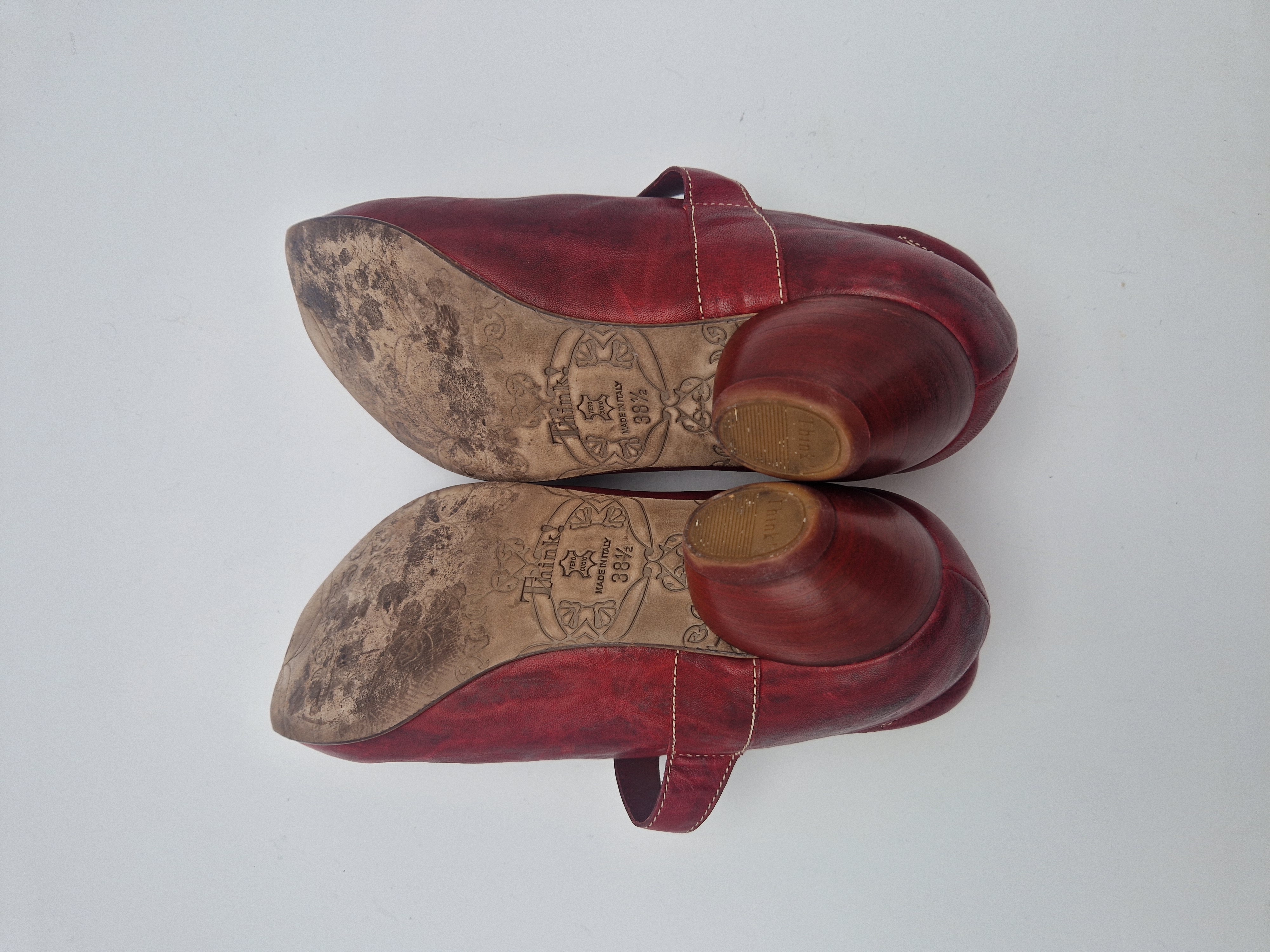 Think! Pumps. Maat 38,5, Rood gemêleerd/ leer