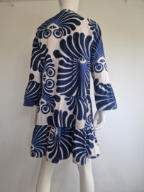 Cremekleurige jurk met blauwe print. Maat XL.