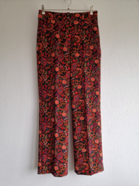 Geisha pantalon. Maat 36/38, Zwart/print.