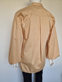 Ganni overslag blouse. Maat 44. Zand.