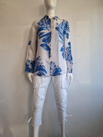 Expresso blouse. Maat 40. Lichtgrijs/blauw/print.