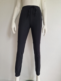 Penn & Ink pantalon. Maat 36, Zwart/travelstof.