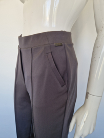 D’Étoiles Casiopé pantalon. Maat M. Taupe