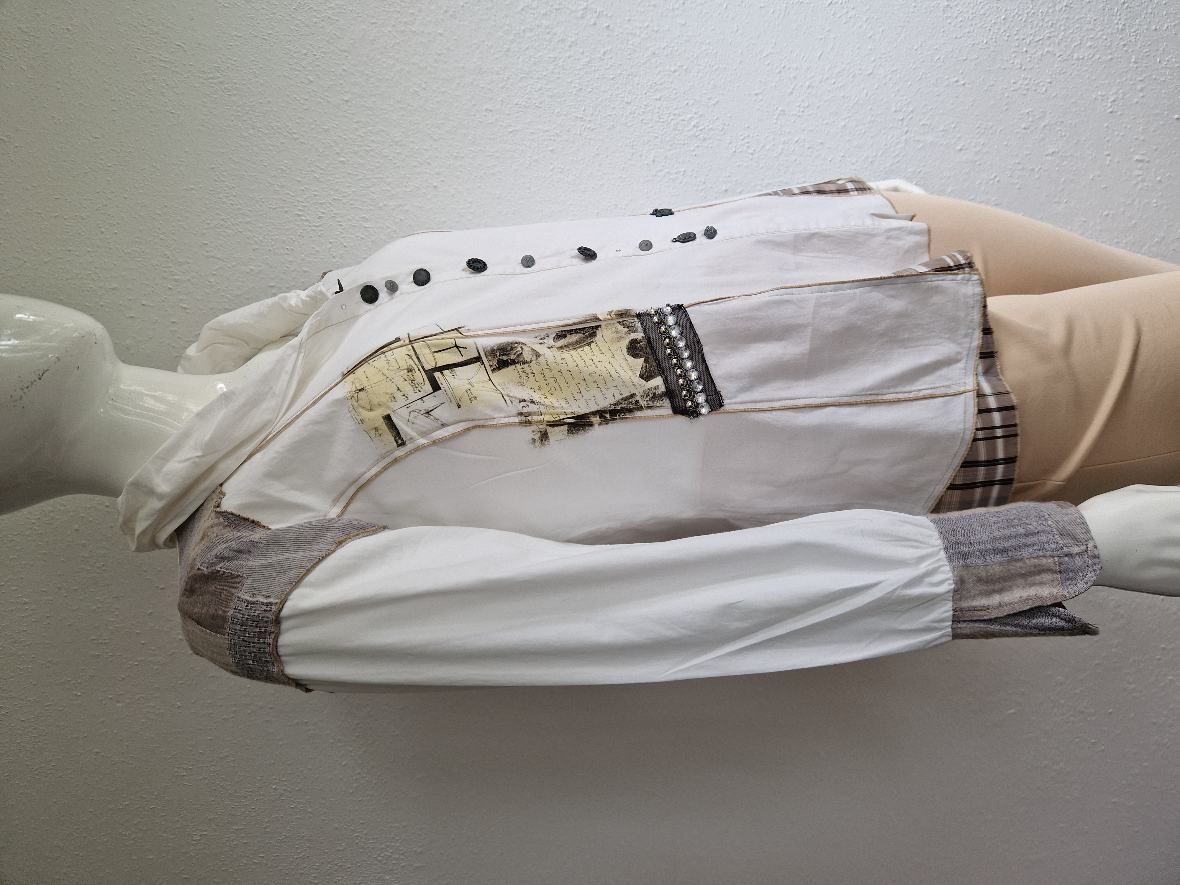 Elisa Cavaletti blouse met sjaalkraag. Maat L. Wit.