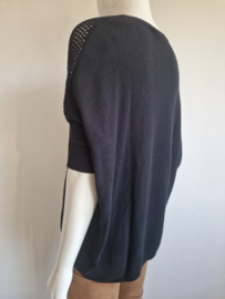 Summum pullover met V-hals. Maat S. Zwart