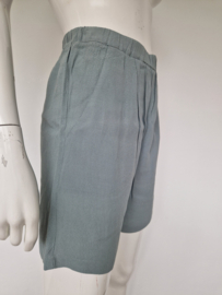 American Vintage shorts. Maat M. Saliegroen.