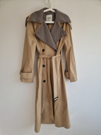 COS trenchcoat. Maat S/M. Beige
