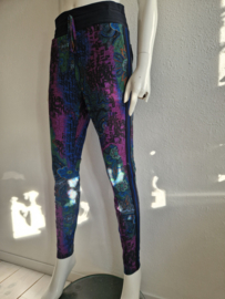 Studio Anneloes pantalon. Maat M. All over print/travelstof.