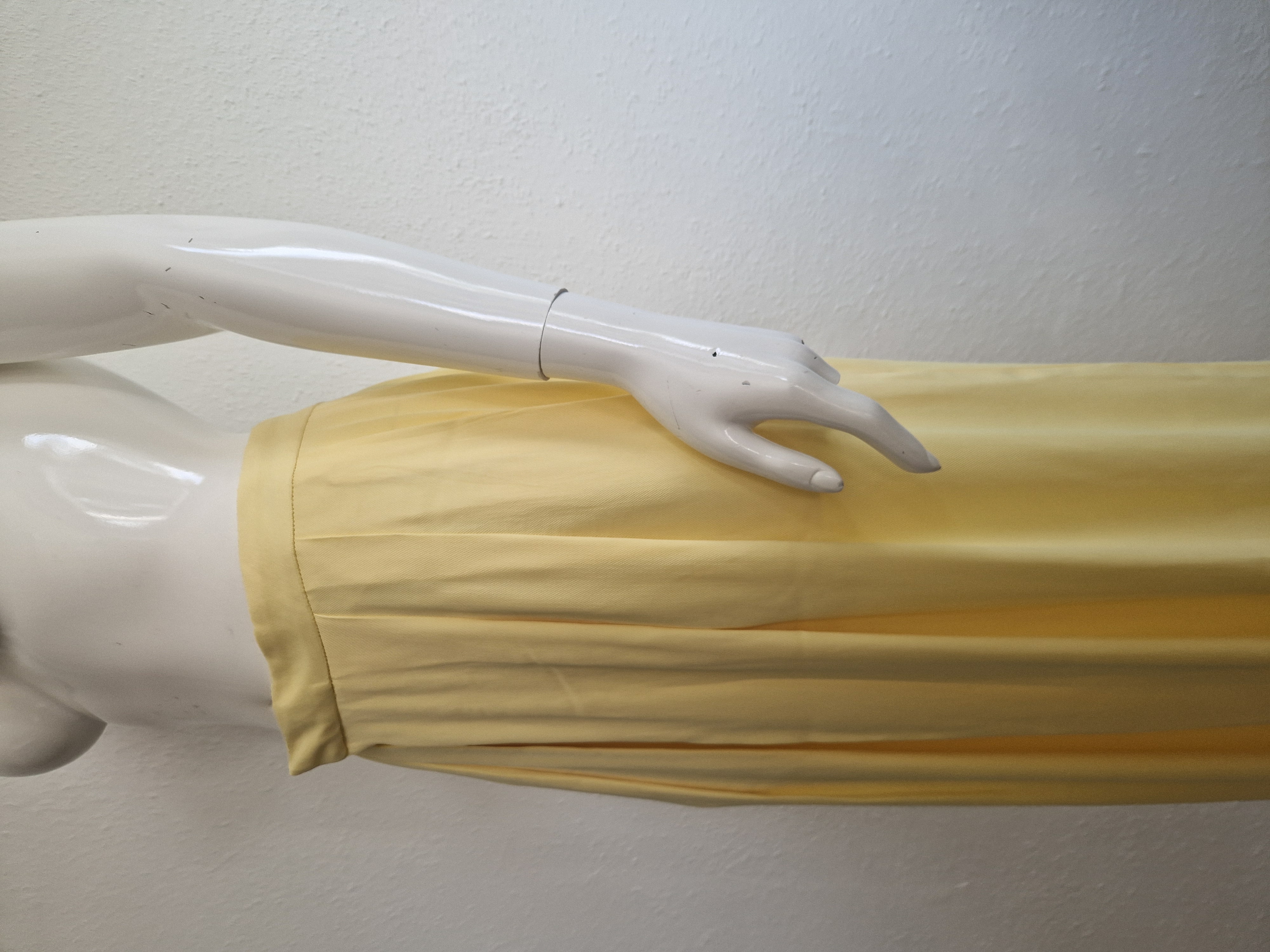 Closed pants Zola Yellow Orchid. Maat 30,