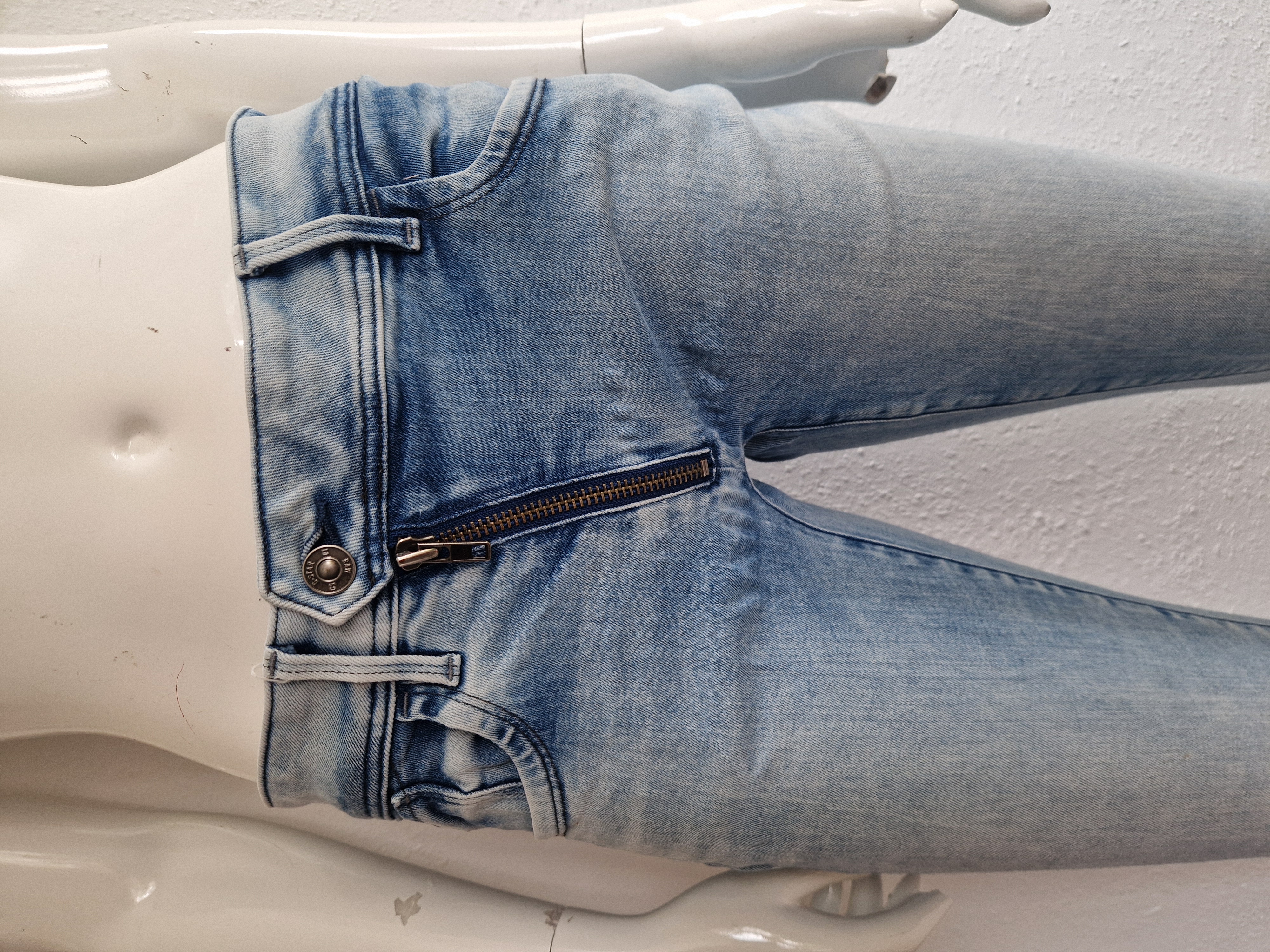 G-Star Raw Lynn Zip Mid skinny. Maat 30/34, Lichtblauw.