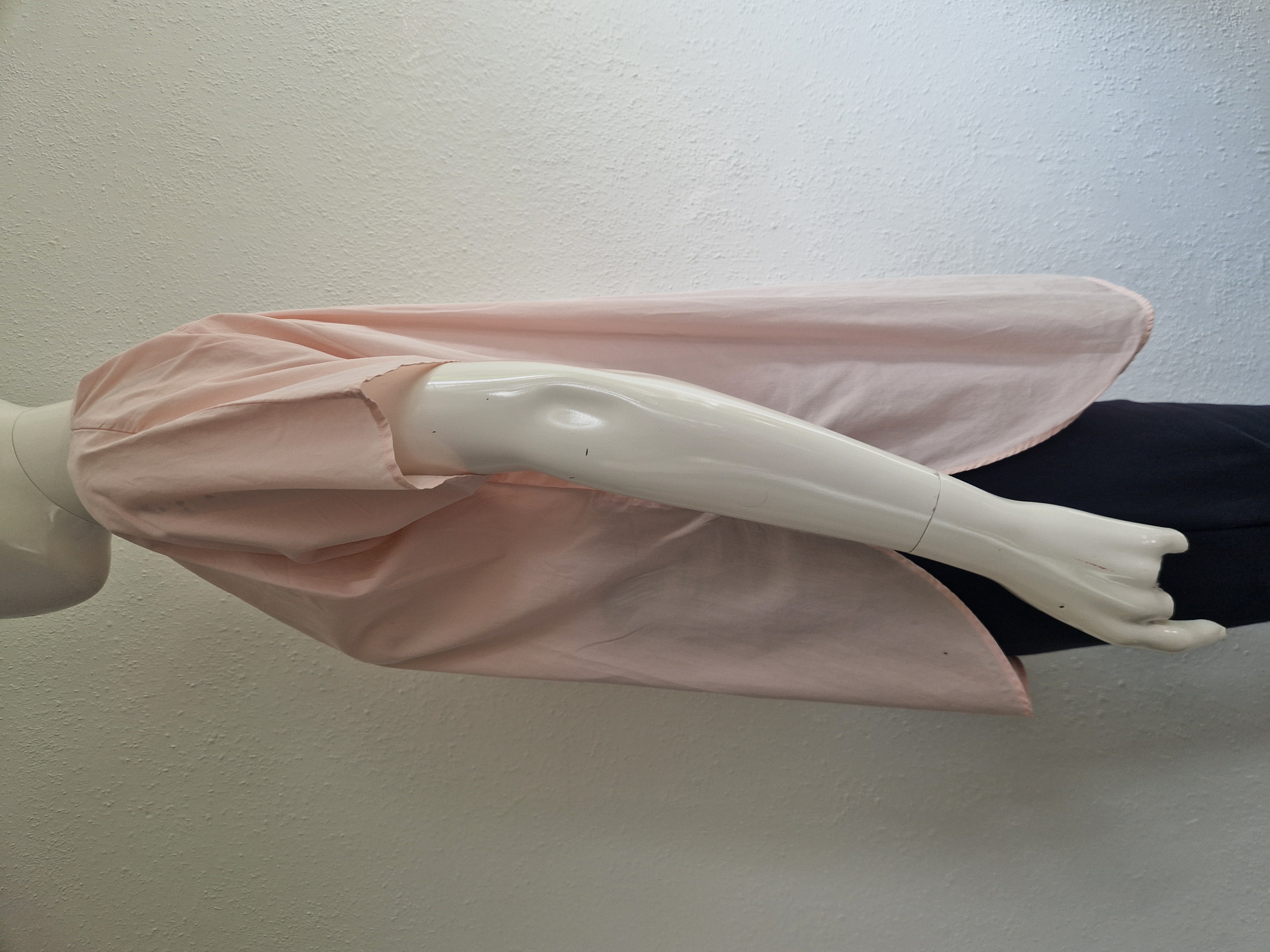 Closed blouse. Maat M. Zachtroze.