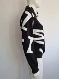 Maicazz sweater Valida. Maat M. Zwart/wit.