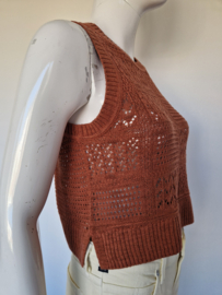 Esprit. Gehaakte spencer. Maat S. Roest