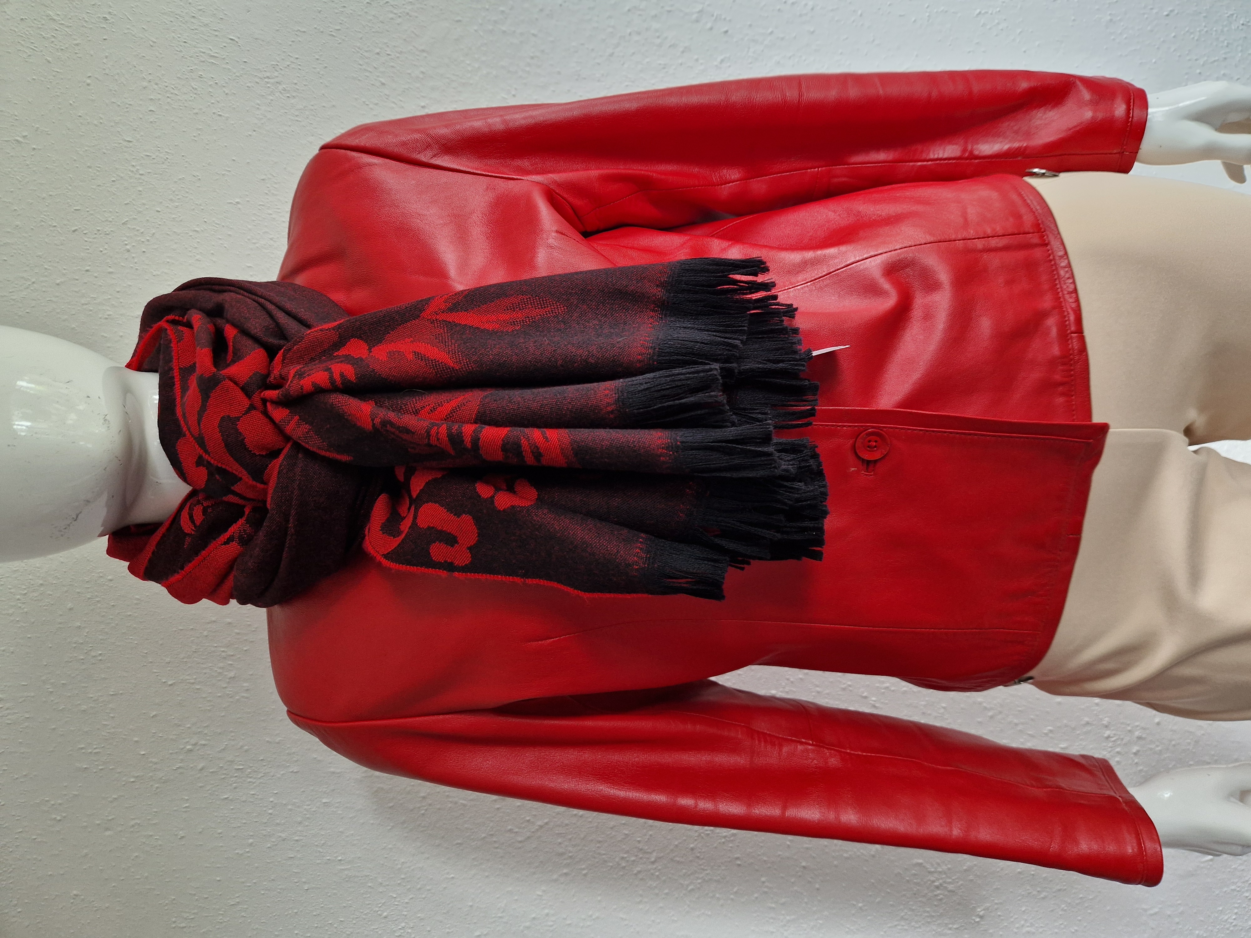 Shawl Rood/zwart/rozen.