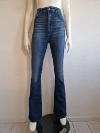 Etiquett Bootcut jeans Grace. Maat 28/34, Donkerblauw.