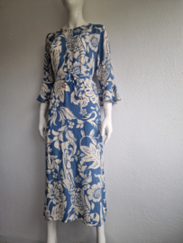 Juffrouw Jansen maxi dress. Maat M. Crème/blauw.