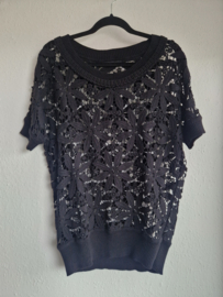 Twinset gehaakte top. Maat S/M. Zwart