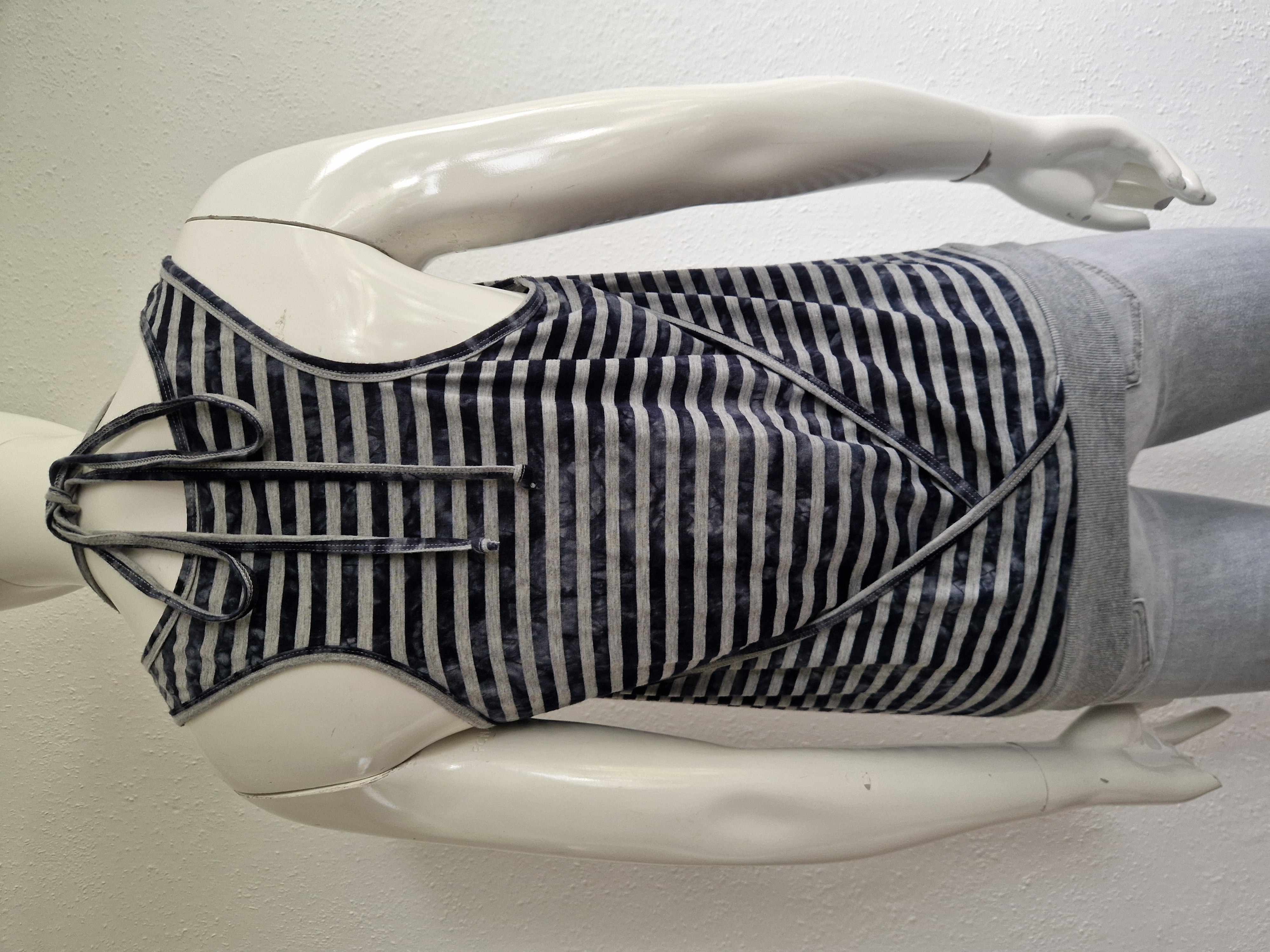 Geisha top. Maat 38/40, Blauw/grijs gestreept.