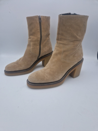 Triver Flight enkellaarzen. Maat  40, Beige/suède.