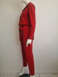 Studio Anneloes skinny fit jumpsuit Angelique. Maat L. Rood/travelstof.
