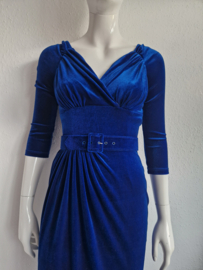 Feestjurk blauw velours. Maat 34.