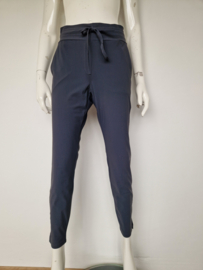 Studio Anneloes pantalon. Maat M. Grijs/travelstof