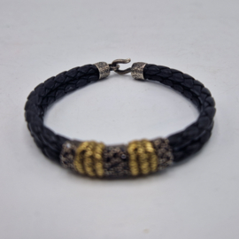 Platadepalo armband. Zwart leer, zilver en goud.