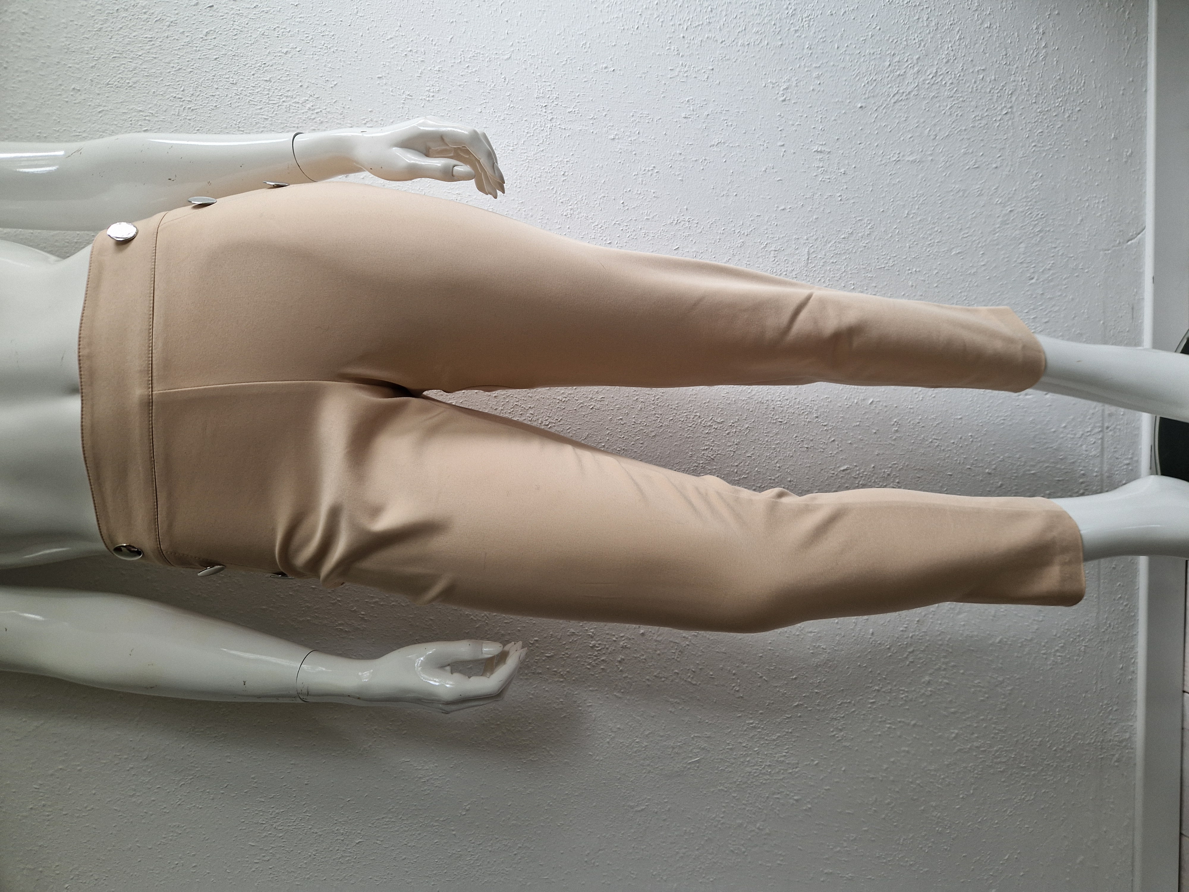 Caroline Biss cropped pantalon. Maat 42. Beige