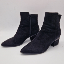 Marcos Nalini enkellaarsjes. Maat 41, Zwart/suède.