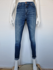 Closed skinny jeans. Mt. 26. Blauw.