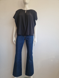 Studio Anneloes top. Maat M. Zwart/travelstof.