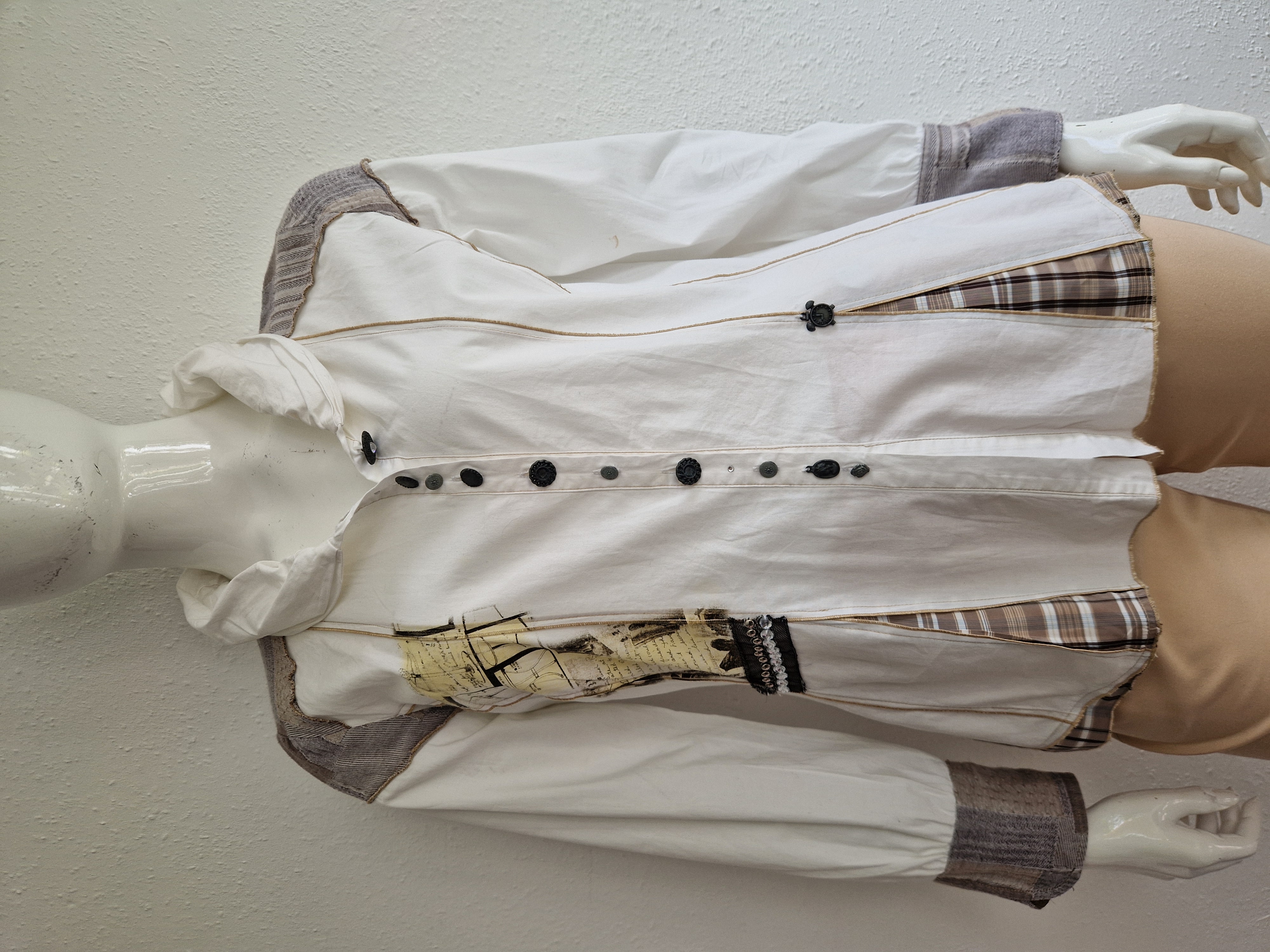 Elisa Cavaletti blouse met sjaalkraag. Maat L. Wit.