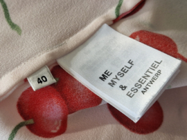 Essentiel Antwerp top. Maat 40. Zachtroze/kersenprint.