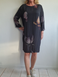 Sissy Boy jurk. Maat L. Antraciet/bloemenprint.